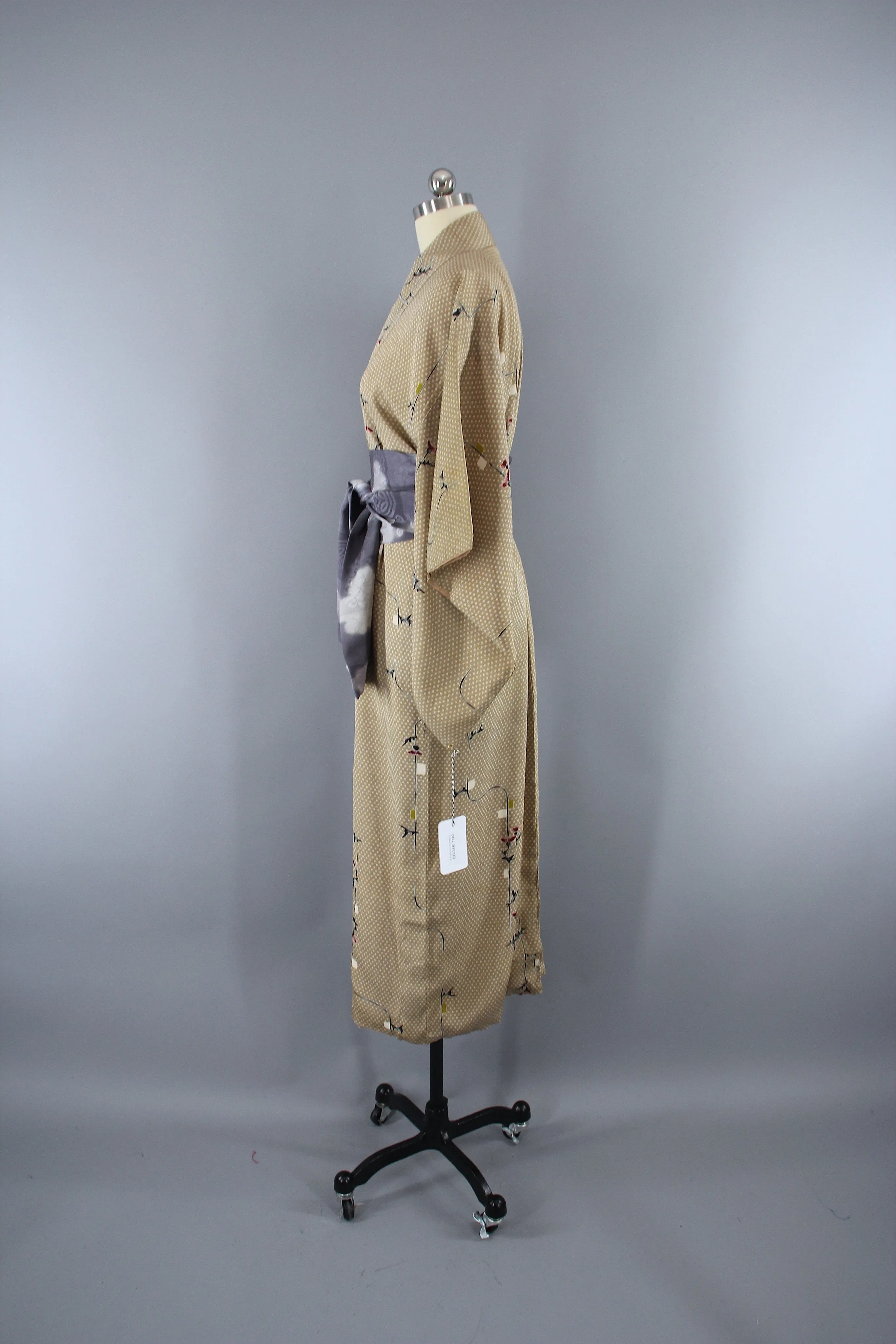 1940s Vintage Silk Kimono Robe / Tan and Grey Polka Dot Floral