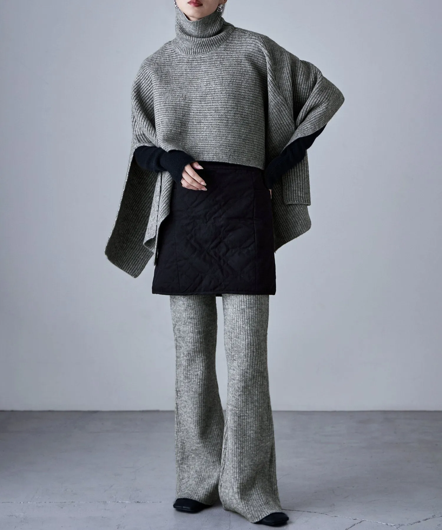 Alpaca touch turtleneck wide poncho