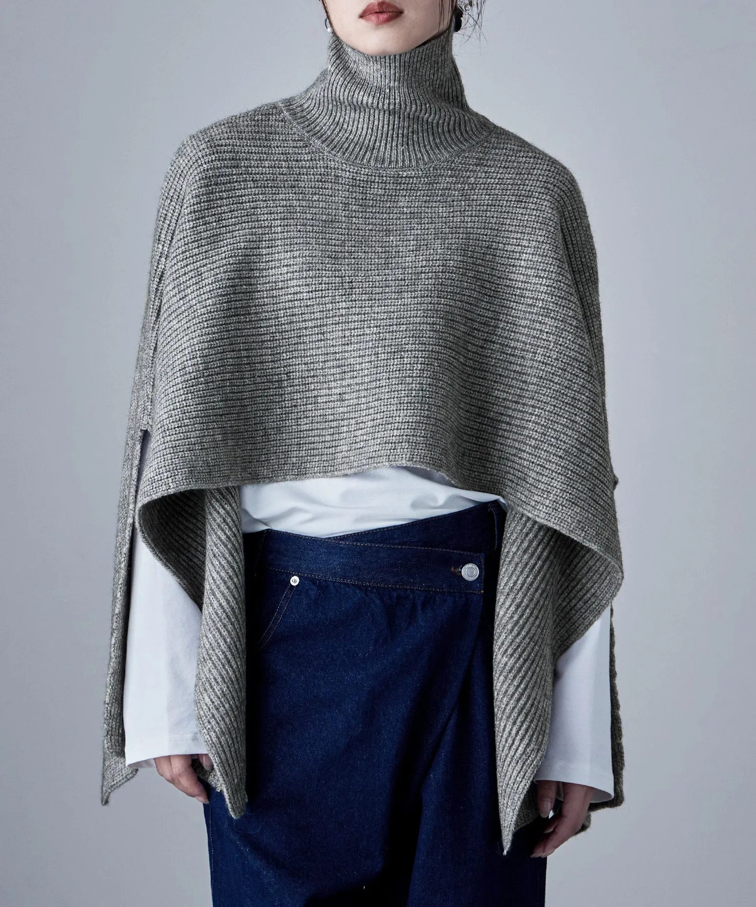 Alpaca touch turtleneck wide poncho