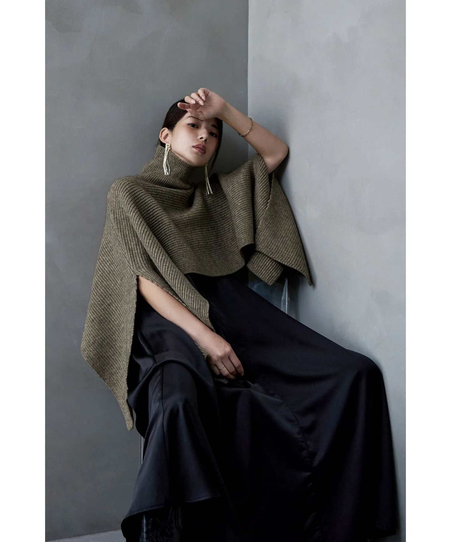 Alpaca touch turtleneck wide poncho