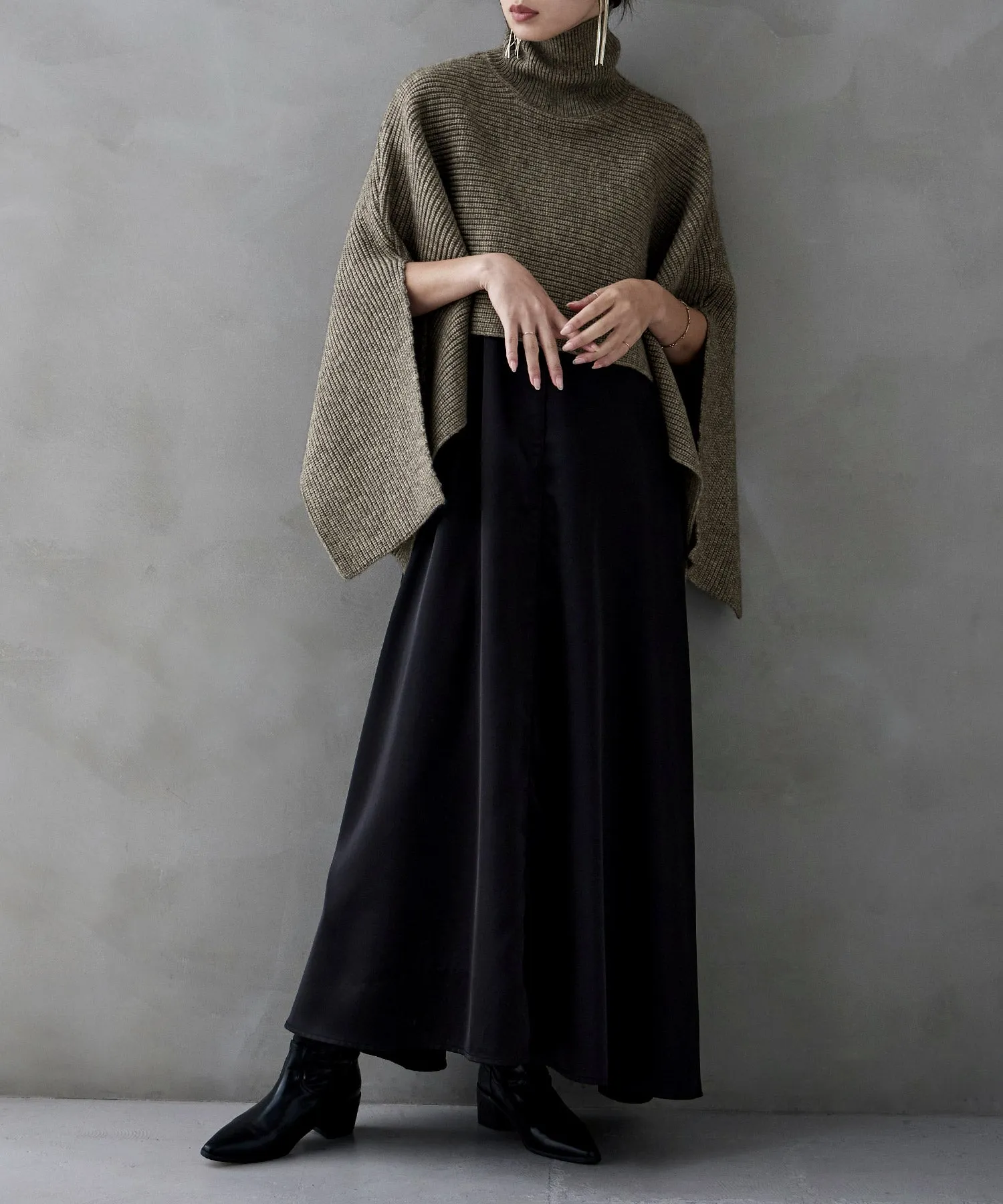 Alpaca touch turtleneck wide poncho