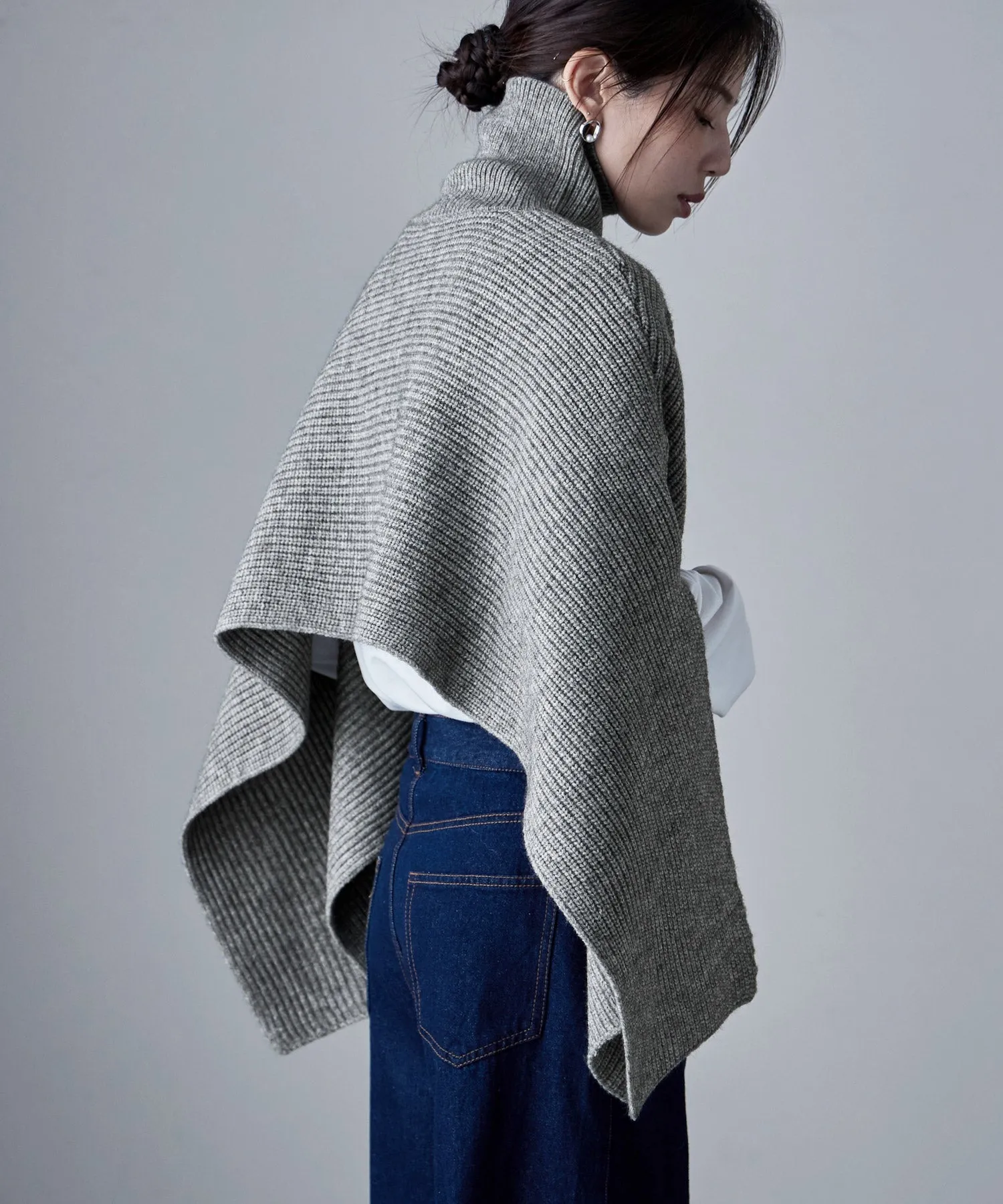 Alpaca touch turtleneck wide poncho